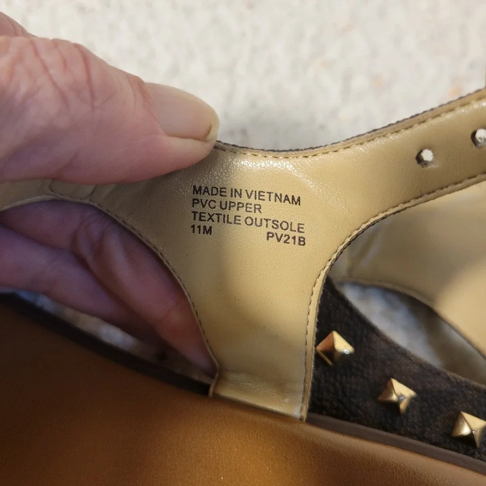 Michael Kors Women's 11M Studded Thong Sandals Brown Gold‎ Logo Strap Flat...